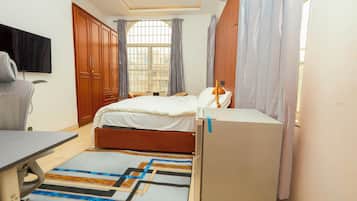 Espacio para trabajar con laptop y wifi gratis