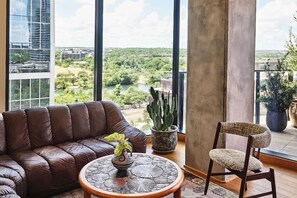 Living area - Austin Proper Hotel and Residences (Austin)