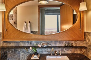 Bathroom - Austin Proper Hotel and Residences (Austin)