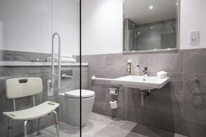 Bathroom - The Quays Hotel Sheffield (Sheffield)