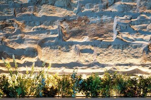 A rocky landscape with layered formations and sparse vegetation. - The Quays Hotel Sheffield (Sheffield)