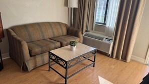 Living area - Monte Carlo Inn - Near Disney (Kissimmee)