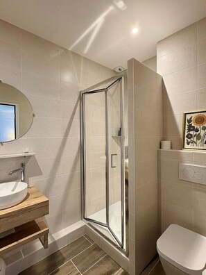 Bathroom - Hotel Restaurant de la Marine (Saint-Herblain)