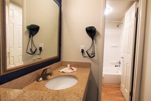 Bathroom - Travelodge Newport News (Newport News)