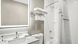 Bathroom - Regency Inn & Suites DFW (Euless)
