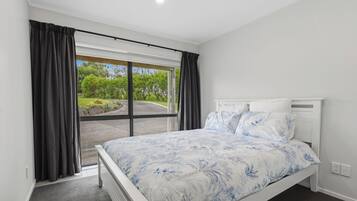 3 habitaciones, tabla de planchar con plancha y wifi gratis