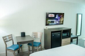 Room - Howard Johnson Inn Tybee Island Savannah Ga (Tybee Island)