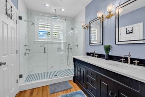 Douche, serviettes fournies