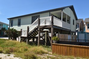 Exterior - Sunset Square L - 2nd Row in Garden City Beach (Garden City Beach)