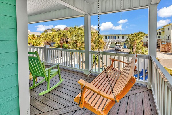 Property grounds - Aloha Y'all - 2nd Row in Surfside Beach! (Surfside Beach)