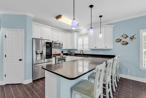 Fridge, microwave, oven, stovetop - Aloha Y'all - 2nd Row in Surfside Beach! (Surfside Beach)