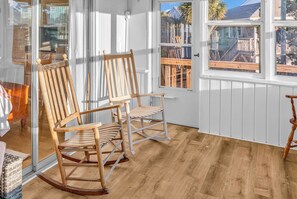 Interior - The Ellington Beach House - Creek front in Garden City Beach (Garden City Beach)