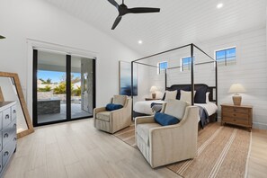 Desk, iron/ironing board, free WiFi, bed sheets - ⚓Aqua Luxe Escape! Brand new luxury pool home!⚓ (Bradenton)