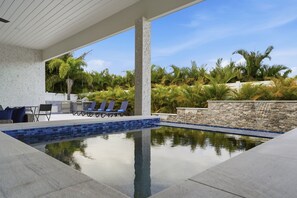 A heated pool - ⚓Aqua Luxe Escape! Brand new luxury pool home!⚓ (Bradenton)
