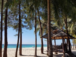 Beach - Sutera @ Mantanani Island Resort and Spa (Pulau Mantanani Besar)