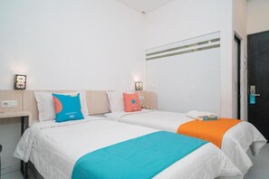 Room - Sans Hotel Fiffa Premiere Malang (Malang)