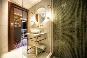 Bathroom - Fingal A Luxury Floating Hotel (Edinburgh)