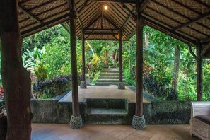 Khuôn viên nơi lưu trú