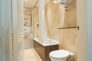 Bathroom - Classic Lodges Farington Lodge (Leyland)