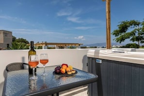 Tempat makan outdoor