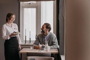 Dining - Henningsvaer Bryggehotell by Classic Norway Hotels (Vagan)