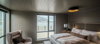 Henningsvaer Bryggehotell by Classic Norway Hotels