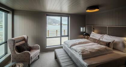 Henningsvaer Bryggehotell by Classic Norway Hotels
