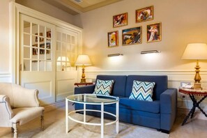 Living area - Hotel Casa del Poeta (Seville)