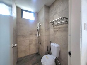 Bathroom - Roxy Hotel Apartment (Kuching)
