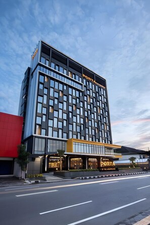 Exterior - Porta by The Ambarrukmo (Depok)