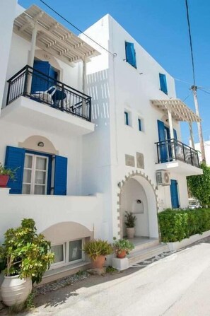 Exterior - Katerina Roza Studios (Naxos)