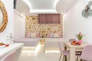 Room - Katerina Roza Studios (Naxos)