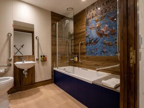 Bathroom - Warwick Castle (Warwick)