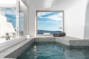 Pool - Diamond Luxury Suites (Santorini)