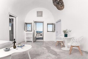 Dining - Diamond Luxury Suites (Santorini)