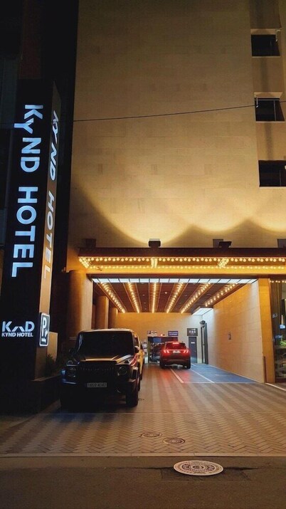 Kynd Hotel