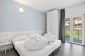 Free WiFi, bed sheets - Villa Al Fiume - La Terrazza Dei Sogni, Torbole sul Garda, Italy (Torbole sul Garda)