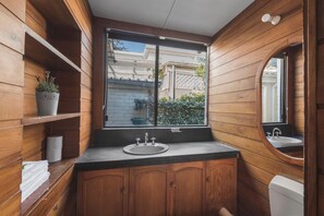 Bathroom - Manly Designer Studios (Sydney)