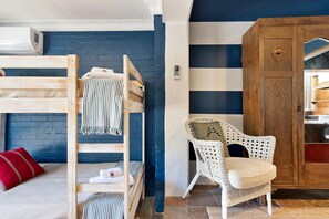 Room - Manly Designer Studios (Sydney)