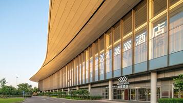 المنشأة من الخارج