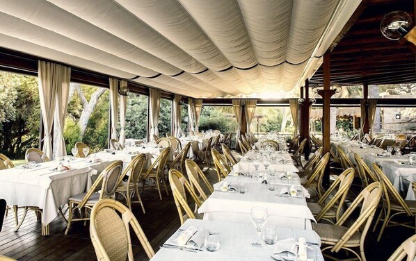 Outdoor dining - Roccamare Resort Casa di Ponente (Castiglione della Pescaia)