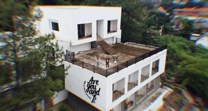 Exterior - Are You And I Bed and Breakfast (Bandung)