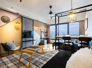 Room - Tropicana 218 Macalister (George Town)