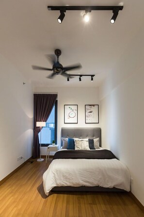 Room - Tropicana 218 Macalister (George Town)