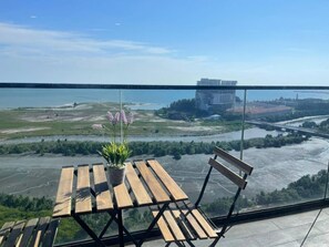 Outdoor dining - Imperio Residences by Lets Stay (Malacca City)
