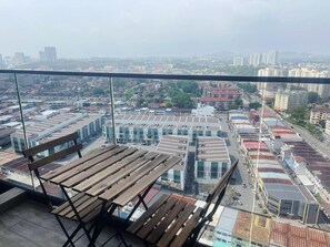 Outdoor dining - Imperio Residences by Lets Stay (Malacca City)