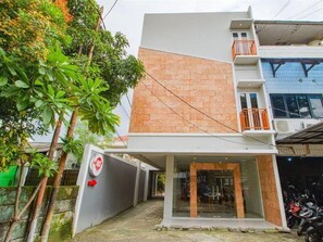 Exterior - Denz Express Pondok Labu (Jakarta)