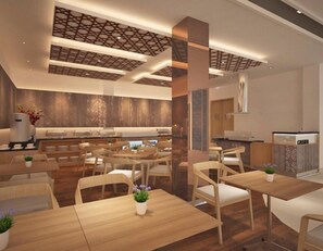 Un interior de restaurante moderno con muebles de madera, una zona de cocina central y paneles decorativos en el techo.