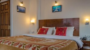 Room - Hotel Shangri-la Regency (Darjeeling)