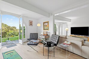 TV - Saint-Endréol, Golf & Spa 2 bedrooms, La Motte, France (La Motte)